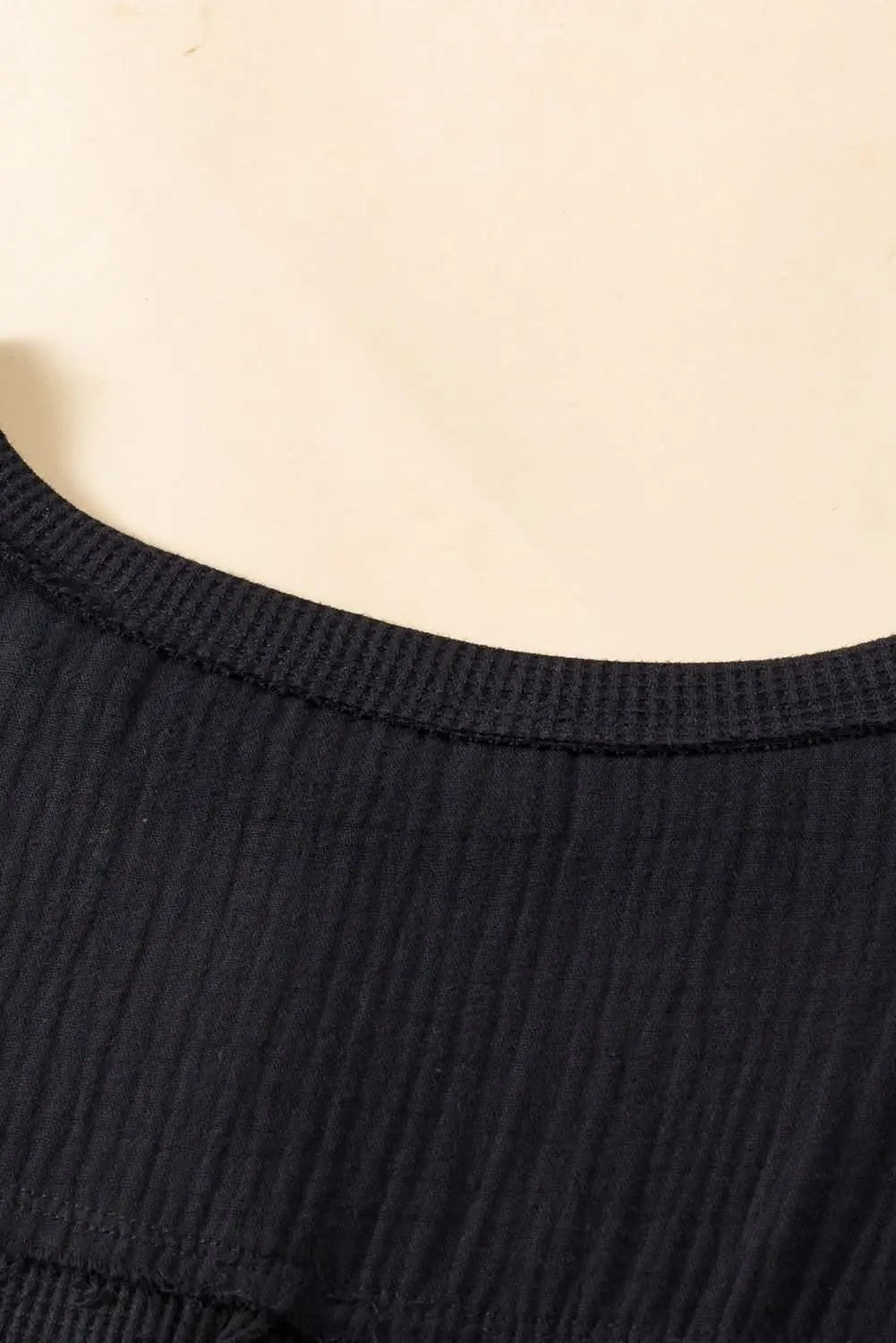 Chic plus-size black crinkle top - Love Salve